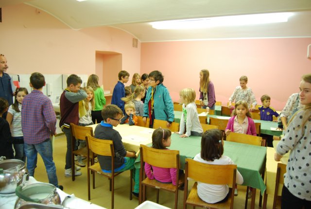 gradimo prijateljstvo 175